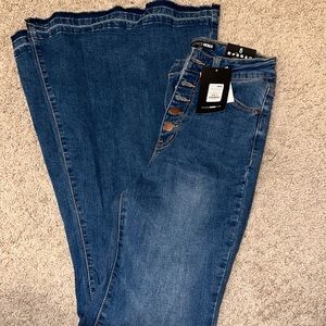 Size 5 fashion nova jeans, high waisted flare